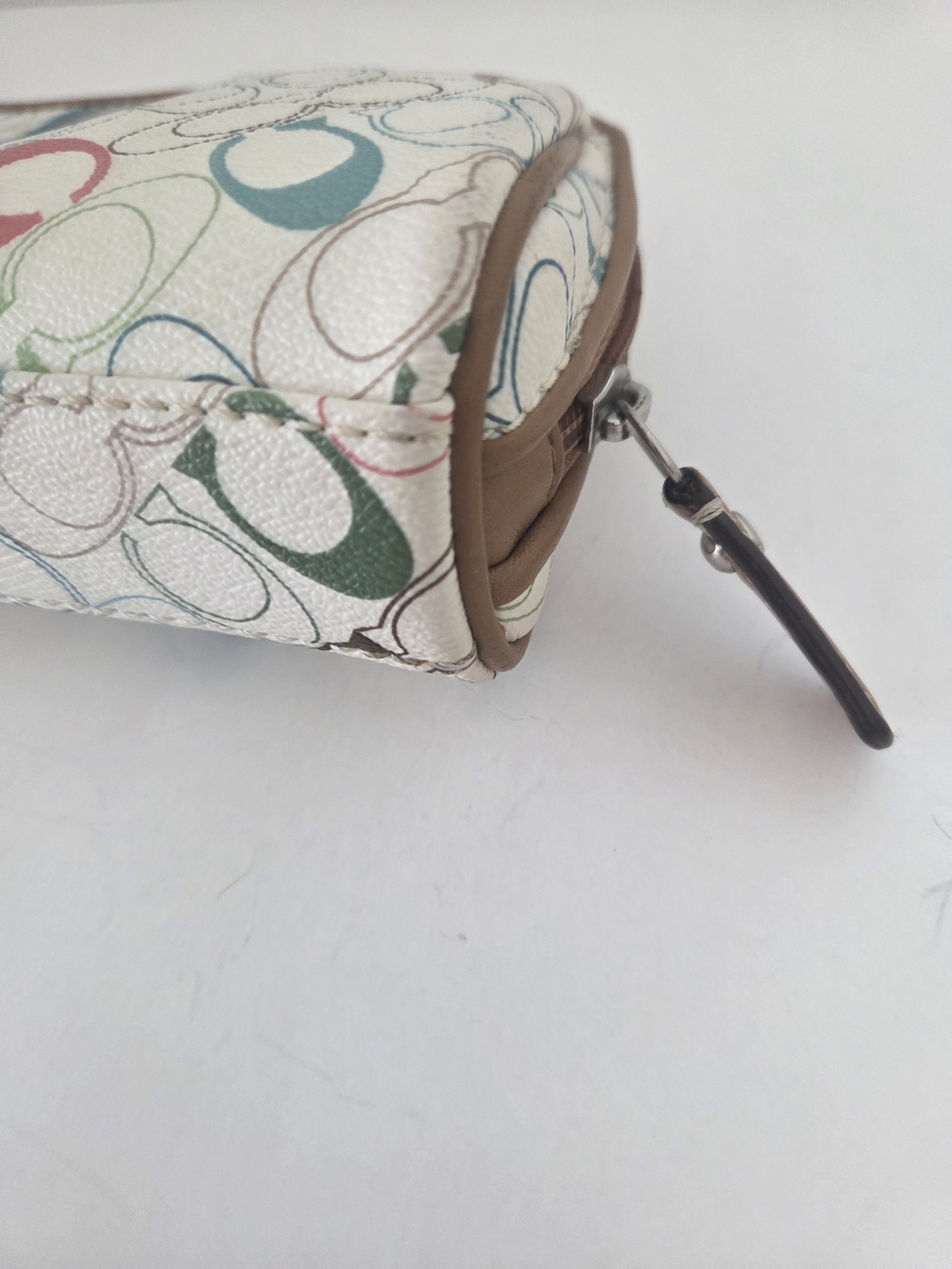Coach Signature Eyeglasses, Case And Cosmetic Bag Set - Picture 3 of 11